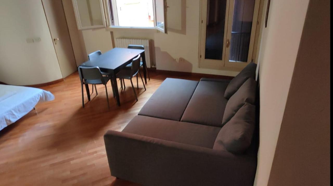 De' Pepoli Apartments Bologna Eksteriør billede